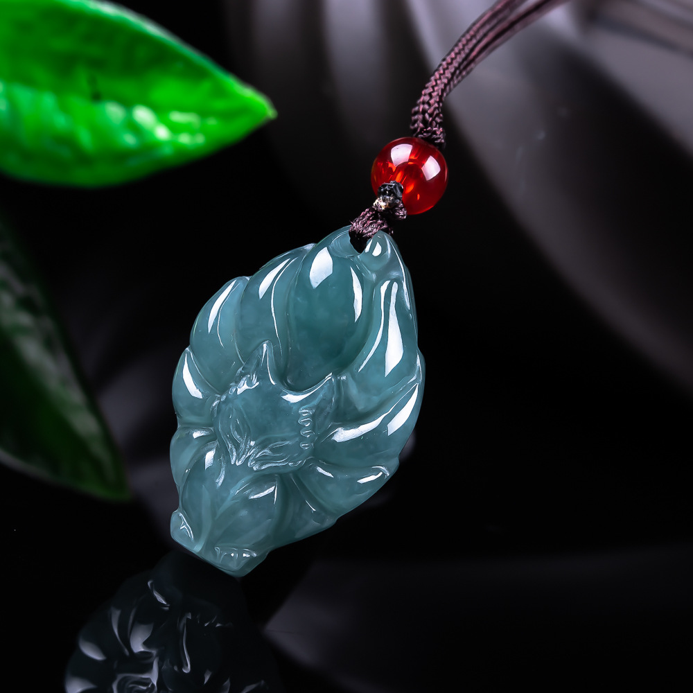 หยกพม่าธรรมชาติจี้รูปสุนัขจิ้ง - Vintage Collectible Item บทวิจารณ์และราคา