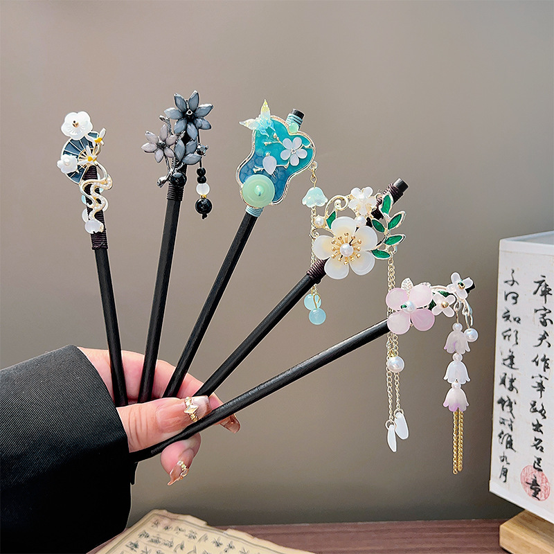 กิ๊บติดผมพู่ห้อยแบบคลาสสิก สีด - Vintage Collectible Item บทวิจารณ์และราคา